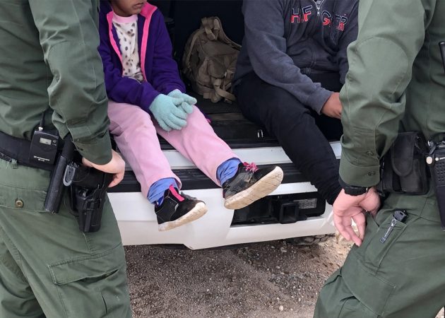 Gobierno de Trump ha separado en un año a más de 900 niños de sus padres en la frontera con México