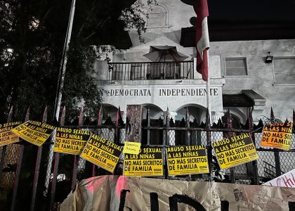Manifestación frente a la sede de la UDI tras cambio de medida cautelar de Eduardo Macaya